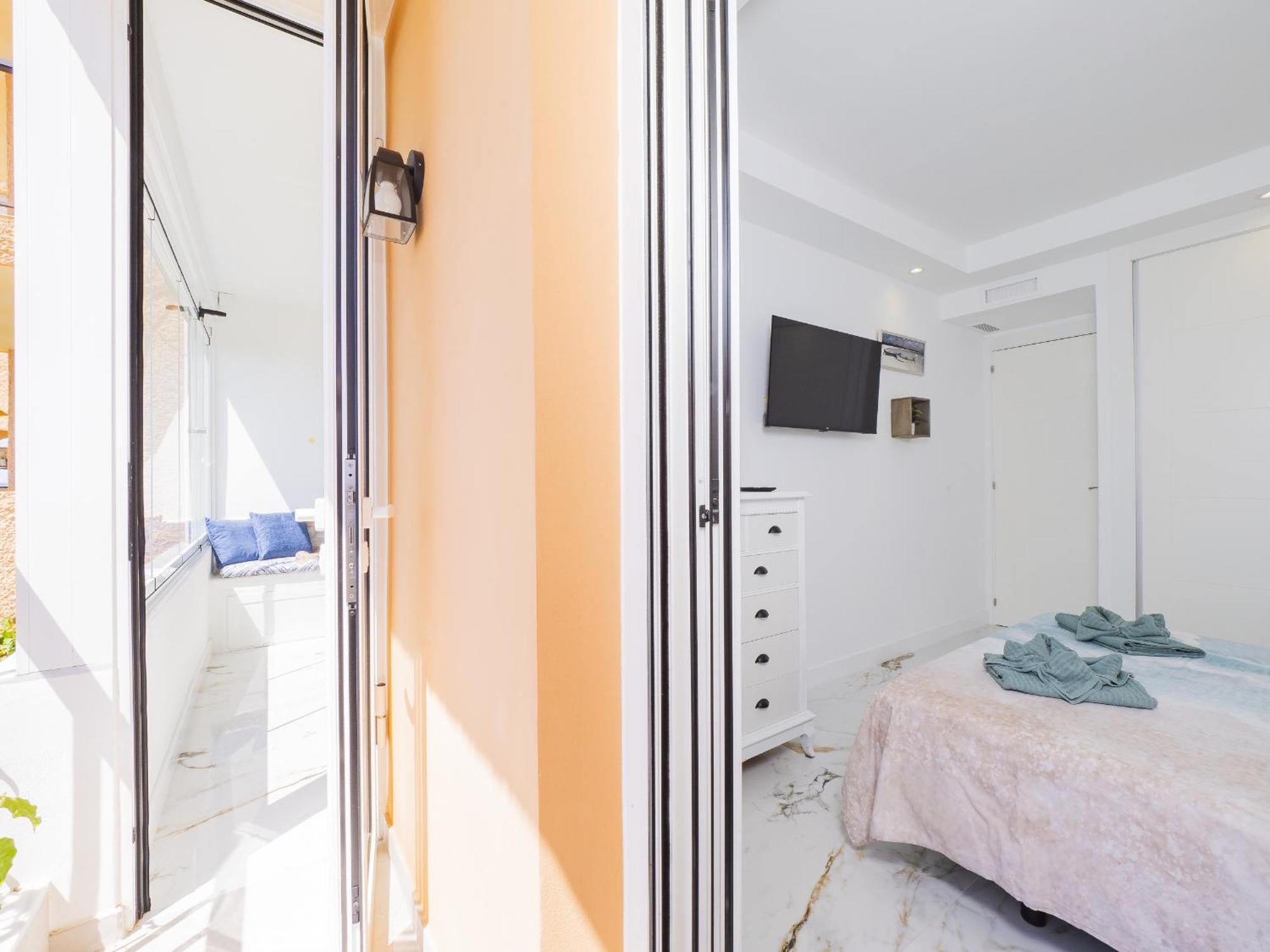 Cubo's El Faro With Pool Apartment